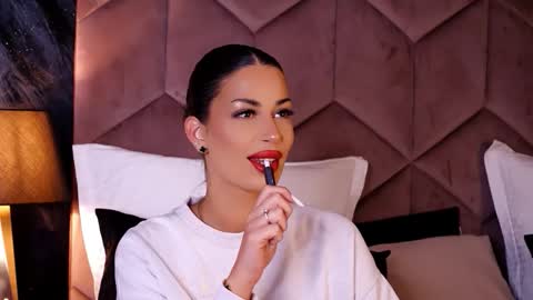 EvaRhea online show from October 7, 3:24 am