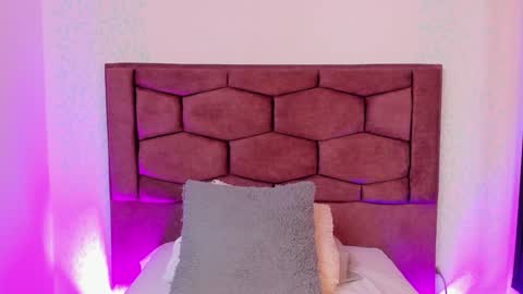 Snapshot of evaritz__ chatting on January 12, 10:22 pm EVARITZ online show from January 12, 10:22 pm