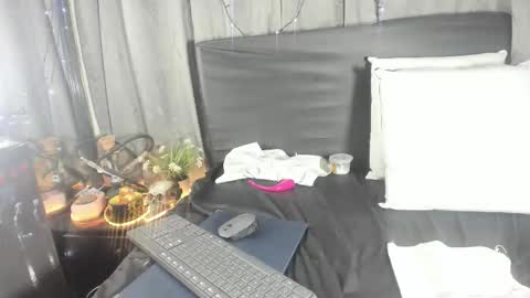 evasaenz online show from October 23, 11:27 pm