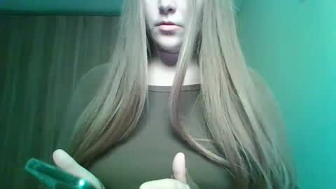 evasapples2026 online show from March 2, 4:24 pm