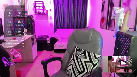 Evee online show from January 24, 5:11 pm