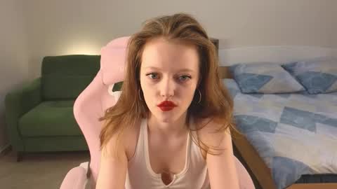 Eveleen online show from January 8, 6:03 pm