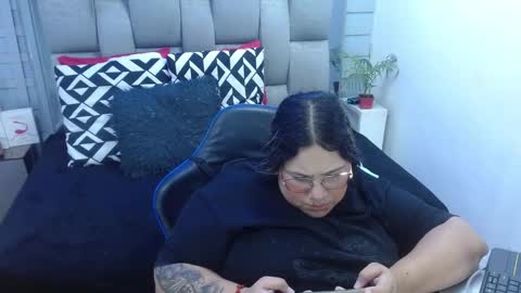 evelin zaens online show from March 28, 8:27 am