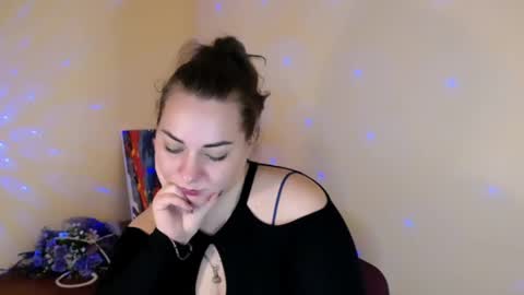 Snapshot of evelineli chatting on February 14, 3:47 pm Lydia online show from February 14, 3:47 pm