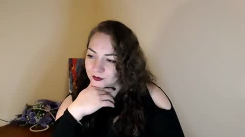 Snapshot of evelineli chatting on March 3, 7:32 am Lydia online show from March 3, 7:32 am