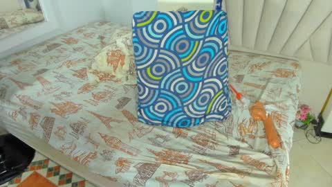 DAYANITA online show from February 5, 10:11 pm