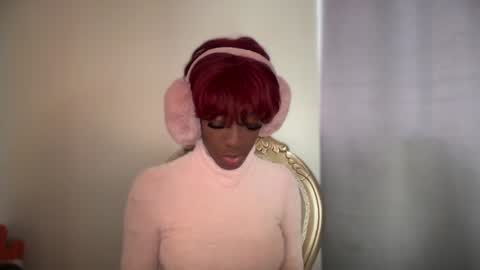 Snapshot of evelyn_jhonson3 chatting on January 21, 12:39 pm E V E L Y N online show from January 21, 12:39 pm