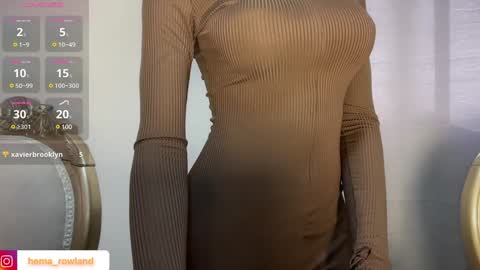 Snapshot of evelyn_jhonson3 chatting on January 22, 12:49 pm E V E L Y N online show from January 22, 12:49 pm