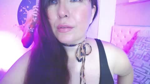 Snapshot of evelyn_mature19 chatting on September 25, 6:48 pm Juliana online show from September 25, 6:48 pm