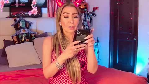 EvelynaGrey online show from October 11, 6:07 am