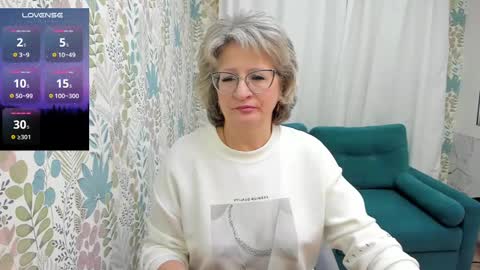 Evelyn online show from February 26, 5:46 am