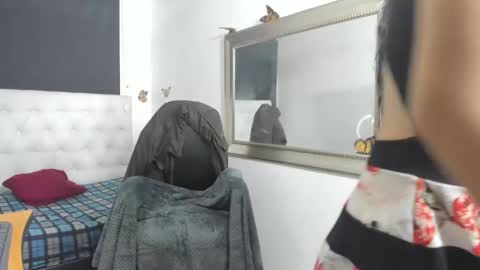 Snapshot of evelynesex chatting on October 9, 2:39 am Evelyne online show from October 9, 2:39 am