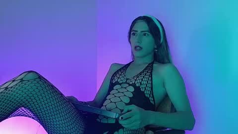 Snapshot of everly_monroe chatting on October 23, 3:41 am everly_monroe online show from October 23, 3:41 am