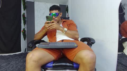 luis online show from February 14, 4:15 am