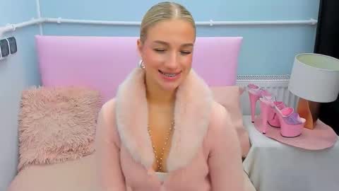 Snapshot of evettegold chatting on October 15, 3:57 pm Eve online show from October 15, 3:57 pm