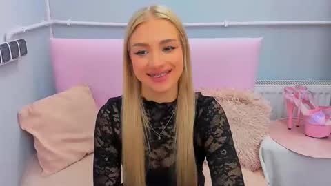 Snapshot of evettegold chatting on October 4, 5:00 pm Eve online show from October 4, 5:00 pm