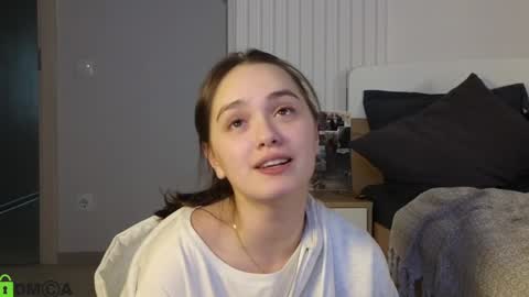 evi_woow online show from February 2, 11:32 pm