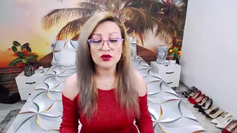 Snapshot of eviajoness chatting on February 5, 10:11 pm Evia online show from February 5, 10:11 pm