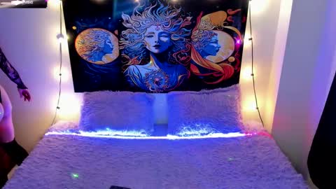 Evie99  online show from September 17, 5:27 pm