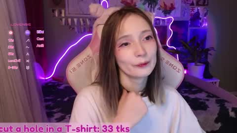 Evie online show from April 14, 11:30 pm