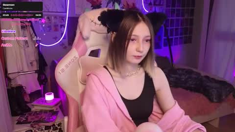 Snapshot of evie_rosen chatting on September 30, 1:38 am Evie online show from September 30, 1:38 am