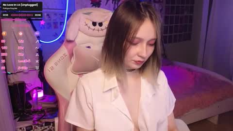Snapshot of evie_rosen chatting on October 17, 12:36 am Evie online show from October 17, 12:36 am