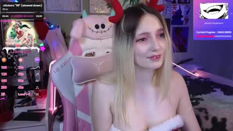 Snapshot of evie_rosen chatting on January 1, 12:53 am Evie online show from January 1, 12:53 am