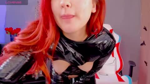 evva_foxxy online show from March 10, 3:20 pm