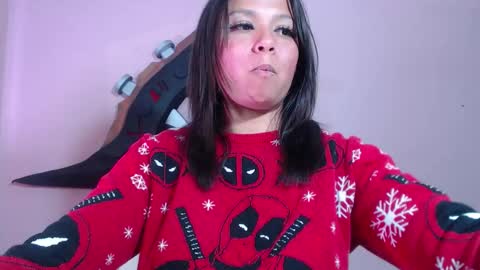 Im Evy online show from December 2, 3:54 pm