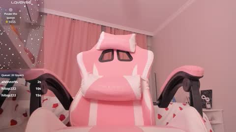 Snapshot of eweline_more chatting on September 10, 6:20 pm Ewe online show from September 10, 6:20 pm