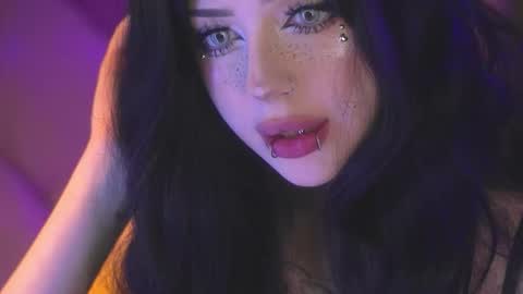 Alyson online show from January 5, 8:01 pm