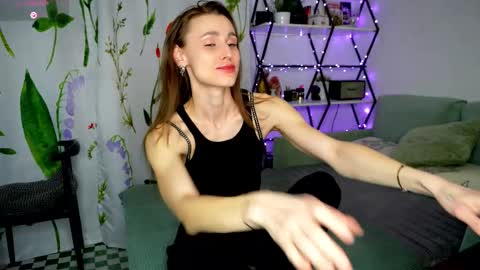 Mary online show from February 25, 10:02 pm