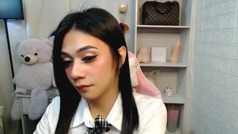 exotictssavie online show from February 18, 4:25 pm