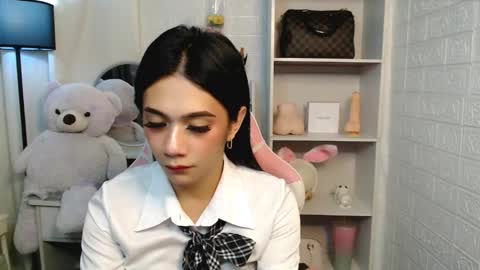 exotictssavie online show from February 12, 5:05 pm