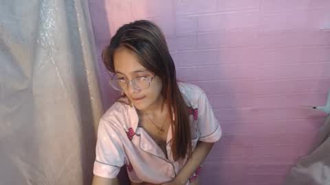 Snapshot of expenseve_kendy chatting on September 22, 6:34 pm veronica online show from September 22, 6:34 pm