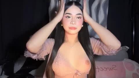 Snapshot of expensivets_chloe chatting on October 1, 3:00 pm chloee online show from October 1, 3:00 pm