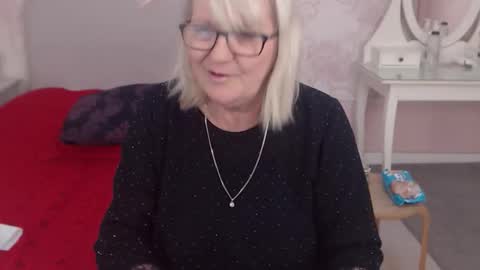 Alana online show from May 1, 10:59 pm