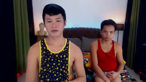 Snapshot of extraservice69menx chatting on October 13, 3:52 am JOHNDAVE online show from October 13, 3:52 am