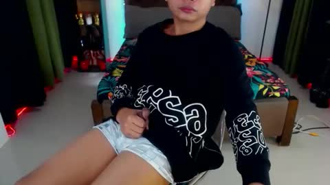 Snapshot of extraservice69menx chatting on October 15, 5:00 am JOHNDAVE online show from October 15, 5:00 am