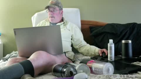 Eyeswideshut63 online show from January 4, 8:16 pm