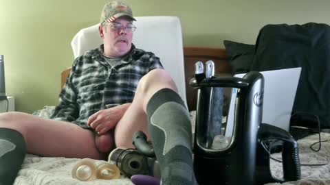 Eyeswideshut63 online show from December 31, 4:25 pm