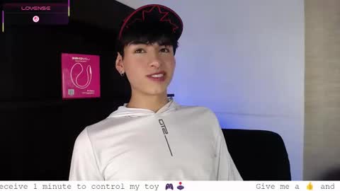 Snapshot of ezra_storm chatting on September 30, 6:02 am Juan online show from September 30, 6:02 am