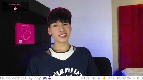 Snapshot of ezra_storm chatting on September 27, 5:49 am Juan online show from September 27, 5:49 am