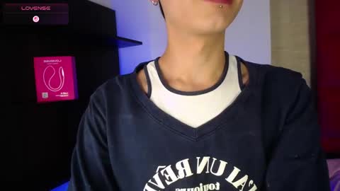 Snapshot of ezra_storm chatting on October 19, 5:23 am Juan online show from October 19, 5:23 am