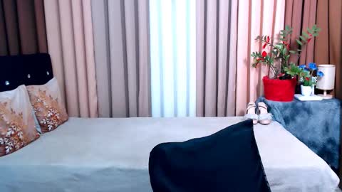 UR SWEET EZRA online show from January 18, 4:10 pm