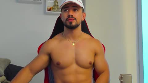 Snapshot of ezzio_scolaro chatting on September 10, 1:45 pm Ezzio Scolaro online show from September 10, 1:45 pm