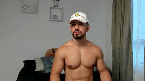 Snapshot of ezzio_scolaro chatting on September 24, 10:38 pm Ezzio Scolaro online show from September 24, 10:38 pm