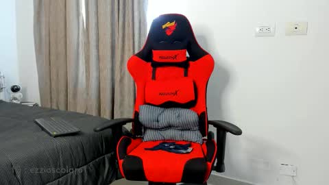 Ezzio Scolaro online show from October 23, 1:56 pm