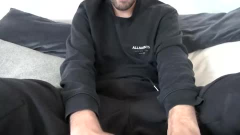 Snapshot of fabian_196 chatting on October 26, 10:49 am Call me bitch online show from October 26, 10:49 am