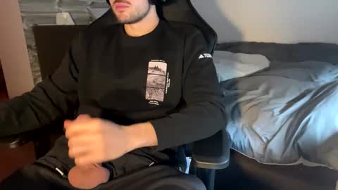 Snapshot of fabian_196 chatting on January 20, 11:56 am Call me bitch online show from January 20, 11:56 am